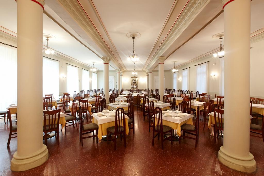 Gran Hotel Balneario De Льерганес Экстерьер фото